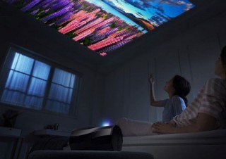 エイサー、縦・横・天井にも投影できるスマホ用「モバイルプロジェクター」発売