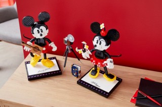 レゴ、レトロなミッキーとミニーを大人向けのスタイリッシュなパッケージデザインで発売