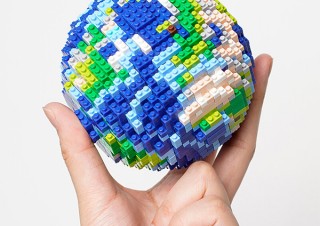 Gloture、1338個のパーツで立体的な地球を組み立てるブロックパズルを発売