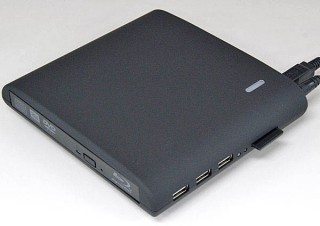 エバーグリーン、4つの機能をひとまとめにした USB接続 4in1外付けケース