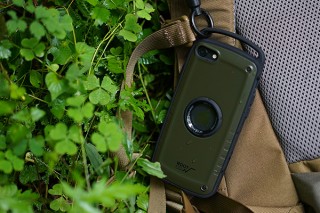 タウンユースからキャンプ、登山まで。耐衝撃性iPhoneSE(2020)ケース「GRAVITY Shock Resist Case Pro.」