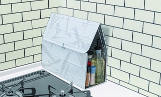 東洋アルミ、調理器具を油ハネから守る「調味料用さんかくハウス」を発売