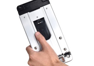 サンコー、折りたたむとほぼA5サイズになる超コンパクトな変形キャリーカートを発売