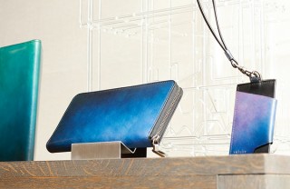 美しいグラデーションを生み出す革製品ブランド「yuhaku」