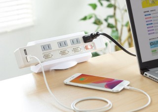サンワサプライ、電源タップを挟んで机に固定できるホルダー「TAP-CLAMP1」を発売