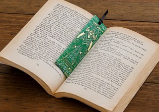 電子技販、エヴァンゲリオンデザインの「基板アート栞」を発売