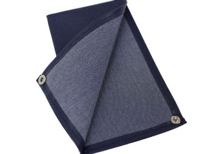 シンプルで使いやすい、メイドイン京都のデニムマスクケース