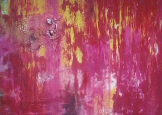 “芸術の核”をテーマに独自のプロセスによるアートを発表している南依岐氏の個展「RISING」