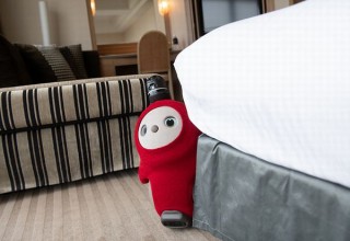 ホテルニューオータニ(東京)、家族型ロボットLOVOT と一晩過ごせるプランを発表