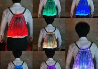タカインターナショナル、「七色に輝く光るバックパック～フラッシュセブン～」を発売