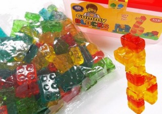グミのブロックを自由に組み立ててグミアートが楽しめる、ブロック型の「4Dブロックグミ」