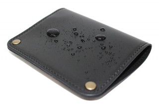 プライム、国内生産で本革を使用した3色のレザーマスクケースを発売