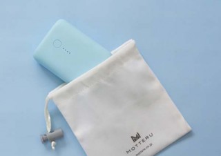 スモーキーカラーがカワイイ！ 最小クラスのモバイルバッテリー「ULTRA LIGHT COMPACT(10,000mAh)」