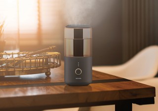 リズム時計工業、シルクのような霧を楽しめるパーソナル超音波式加湿器「MIST100」を発売