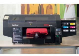 ブラザー、Tシャツなどの衣類に直接印刷できるガーメントプリンター「GTXpro」発売
