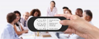 八楽、会話中に自動翻訳して字幕表示するポータブル翻訳機「ヤラクスティック」を発売