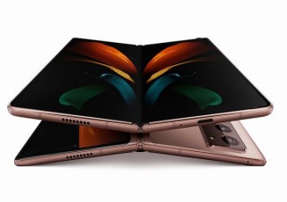 サムスン、折りたたみスマホ最新モデル「Galaxy Z Fold2」は1999ドルと発表