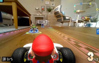 任天堂、カメラ付きカートで自分の部屋がサーキットに変化する「マリオカート ライブ」発表