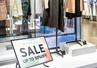 サンワサプライ、ディスプレイを低い位置に設置できるロースタンド「CR-LAST33」を発売