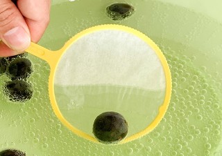 美作農園、自宅でもお祭り気分を味わえる「ぶどうすくいセット」を発売