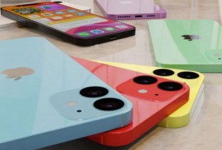 iPhone12の発売スケジュール、中サイズが先で小・大サイズは後になるとの情報