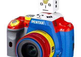 ペンタックス、「PENTAX　K-r コレジャナイロボモデル」100セット限定発売