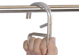 シンドー、つり革フックとドアオープナーを組み合わせた非接触ツールを発売