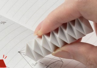 カドで消す快感がいつまでも、45個のカドが何度も出てくる多角消しゴム「ZIGZAG」