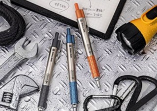 ゼブラ、水に濡れた紙に書けるメタルボディの加圧式ボールペン「ウェットニー」発売