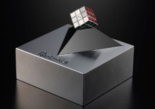 メガハウス、各辺0.99cmで世界最小の「極小ルービックキューブ-0.99㎝超精密金属製-」発売