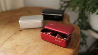 AVIOT、ハイブリッド・トリプルドライバーを搭載した完全ワイヤレスイヤホンを発売