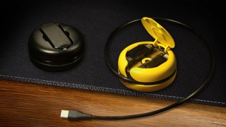 きびだんご、3種類の端子を内蔵したライト付きカーチャージャーを発売