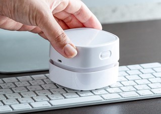 キーボードの隙間もキレイに。気になるゴミを吸引する卓上クリーナー「200-CD063」