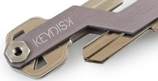 クールな素材感がカッコイイ！ 稲妻モチーフのキーオーガナイザー「KEYDISK MINI」