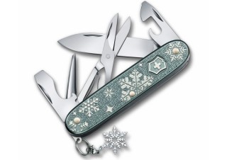 繊細な雪の結晶が美しい！ ビクトリノックスのマルチツール。世界10,000本限定で販売開始