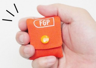 押し込むとポケットに余裕で入り、広げるとコンビニ弁当も水平に入る「エコバッグ」発売