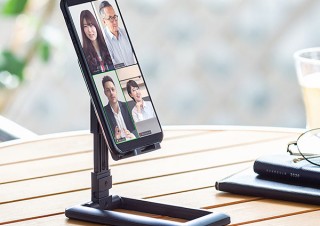 サンワサプライ、折りたたみできる樹脂素材のスマホスタンドを発売