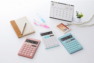 キヤノン、細菌が増殖しにくい抗菌仕様の電卓とクロックタイマーを発売