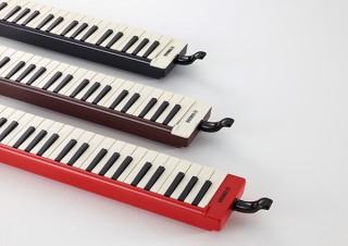 ヤマハ、“大人のピアニカ”のレッドカラーモデル「P-37ERD」を発売