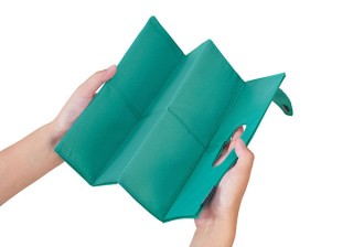 キッチリ畳めて財布に入る！ コンパクトエコバッグ「パッタン」。キングジムより
