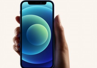 iPhone 12 miniのロック画面無反応問題、iOSのアプデで解決