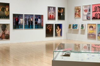 芸術の秋は美術館へ！編集部＆ライター注目の展覧会3選／第3回「石岡瑛子　血が、汗が、涙がデザインできるか」展覧会の見どころや美術館併設のレストラン情報も