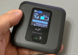 格安SIMとの組み合わせに最適、バッテリーはもちろんUSBでも駆動するモバイルルーター