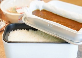 デスク上でご飯を炊き、おかずも温められる「2段式超高速弁当箱炊飯器」発売