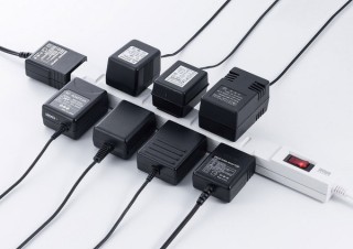 サンワサプライ、ACアダプタを無駄なく差せるように設計された電源タップ「TAP-SLIMSW8」