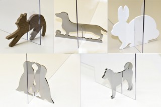 動物たちが支えるクリアパーテーション「動物スタンドパーテーション」