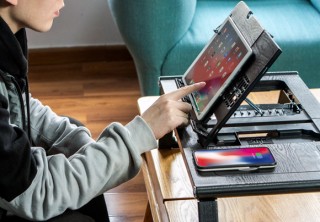 ベッドの上がデバイスステーションに！ Qiワイヤレス充電もできるスマートテーブル「etable」