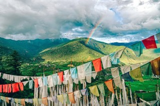 年男や年女の写真家を招く年頭企画の展覧会で横田裕市氏の「ブータン 穏やかなる龍の国」が開催