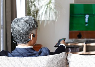 フォーカルポイント、テレビ用トランスミッターが付いた骨伝導ワイヤレスヘッドホン