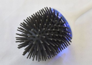 便器を電動で洗いブラシはUV除菌でキレイな「電動回転キュキュブラシ」、サンコーから